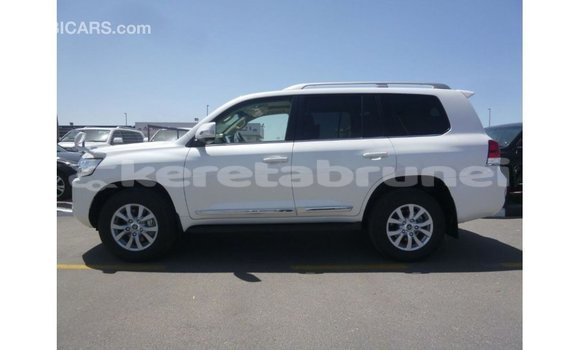 Buy Import Toyota Land Cruiser White Car in Import - Dubai in Belait Buy Import Toyota Land Cruiser White Car in Import - Dubai in Belait