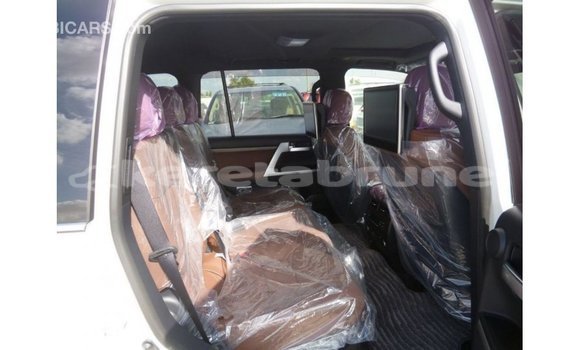 Buy Import Toyota Land Cruiser White Car in Import - Dubai in Belait Buy Import Toyota Land Cruiser White Car in Import - Dubai in Belait