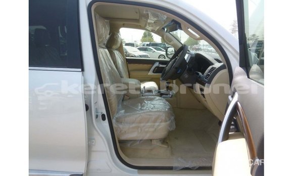 Buy Import Toyota Land Cruiser White Car in Import - Dubai in Belait Buy Import Toyota Land Cruiser White Car in Import - Dubai in Belait