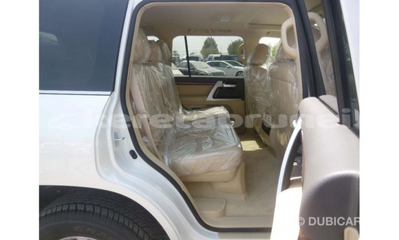 Buy Import Toyota Land Cruiser White Car in Import - Dubai in Belait Buy Import Toyota Land Cruiser White Car in Import - Dubai in Belait