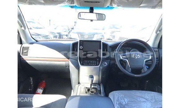 Buy Import Toyota Land Cruiser White Car in Import - Dubai in Belait Buy Import Toyota Land Cruiser White Car in Import - Dubai in Belait