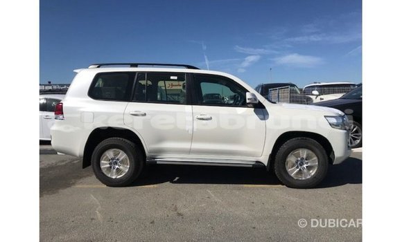 Buy Import Toyota Land Cruiser White Car in Import - Dubai in Belait Buy Import Toyota Land Cruiser White Car in Import - Dubai in Belait