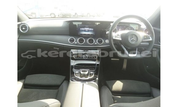 Buy Import Mercedes-Benz 190 Black Car in Import - Dubai in Belait Buy Import Mercedes-Benz 190 Black Car in Import - Dubai in Belait
