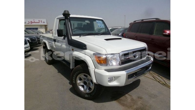 Big with watermark toyota land cruiser belait import dubai 3156