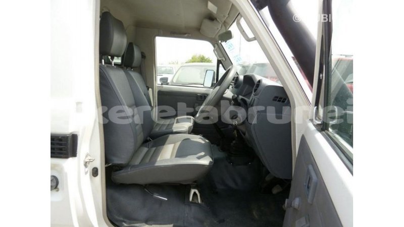 Big with watermark toyota land cruiser belait import dubai 3156