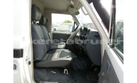 Buy Import Toyota Land Cruiser White Car in Import - Dubai in Belait Buy Import Toyota Land Cruiser White Car in Import - Dubai in Belait