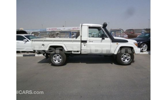 Buy Import Toyota Land Cruiser White Car in Import - Dubai in Belait Buy Import Toyota Land Cruiser White Car in Import - Dubai in Belait