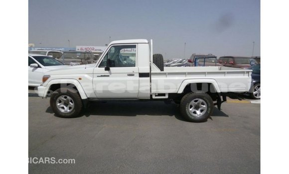 Buy Import Toyota Land Cruiser White Car in Import - Dubai in Belait Buy Import Toyota Land Cruiser White Car in Import - Dubai in Belait