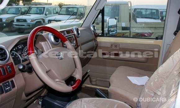 Buy Import Toyota Land Cruiser Beige Car in Import - Dubai in Belait Buy Import Toyota Land Cruiser Beige Car in Import - Dubai in Belait