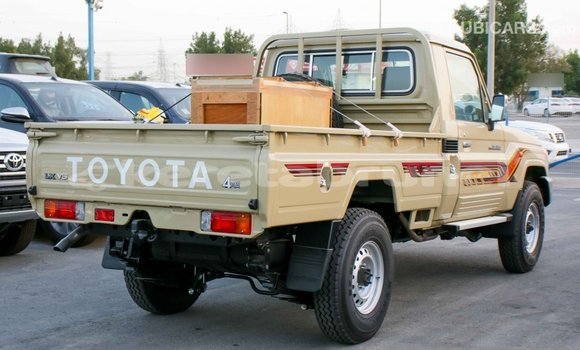 Buy Import Toyota Land Cruiser Beige Car in Import - Dubai in Belait Buy Import Toyota Land Cruiser Beige Car in Import - Dubai in Belait