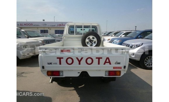 Buy Import Toyota Land Cruiser White Car in Import - Dubai in Belait Buy Import Toyota Land Cruiser White Car in Import - Dubai in Belait