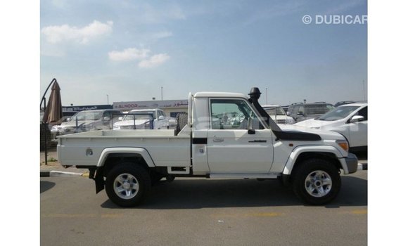 Buy Import Toyota Land Cruiser White Car in Import - Dubai in Belait Buy Import Toyota Land Cruiser White Car in Import - Dubai in Belait