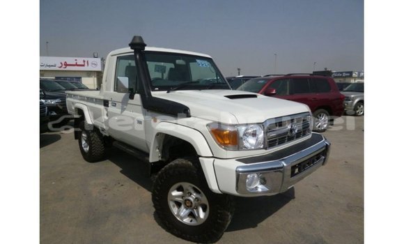 Buy Import Toyota Land Cruiser White Car in Import - Dubai in Belait Buy Import Toyota Land Cruiser White Car in Import - Dubai in Belait