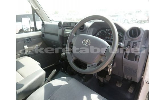 Buy Import Toyota Land Cruiser White Car in Import - Dubai in Belait Buy Import Toyota Land Cruiser White Car in Import - Dubai in Belait