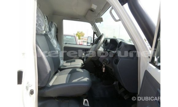 Buy Import Toyota Land Cruiser White Car in Import - Dubai in Belait Buy Import Toyota Land Cruiser White Car in Import - Dubai in Belait