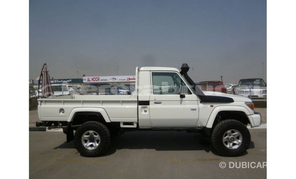 Buy Import Toyota Land Cruiser White Car in Import - Dubai in Belait Buy Import Toyota Land Cruiser White Car in Import - Dubai in Belait