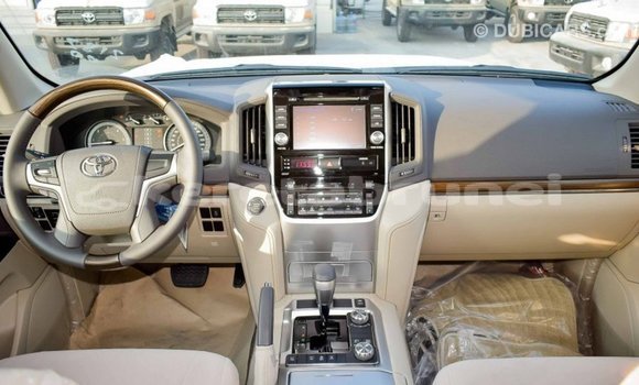 Buy Import Toyota Land Cruiser White Car in Import - Dubai in Belait Buy Import Toyota Land Cruiser White Car in Import - Dubai in Belait