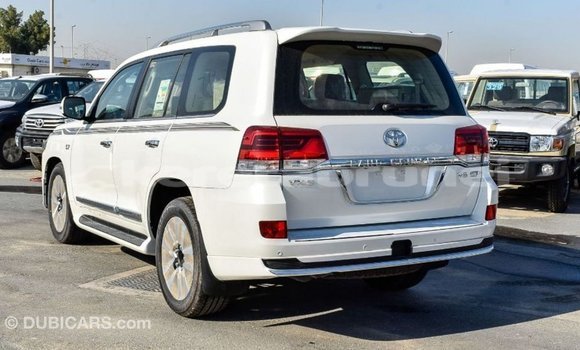 Buy Import Toyota Land Cruiser White Car in Import - Dubai in Belait Buy Import Toyota Land Cruiser White Car in Import - Dubai in Belait