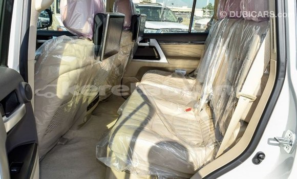 Buy Import Toyota Land Cruiser White Car in Import - Dubai in Belait Buy Import Toyota Land Cruiser White Car in Import - Dubai in Belait