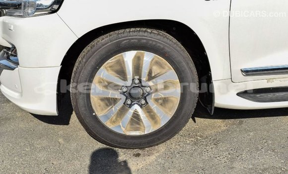 Buy Import Toyota Land Cruiser White Car in Import - Dubai in Belait Buy Import Toyota Land Cruiser White Car in Import - Dubai in Belait