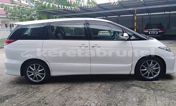 Buy Used Toyota Estima White Car in Bandar Seri Begawan in Brunei-Muara Buy Used Toyota Estima White Car in Bandar Seri Begawan in Brunei-Muara