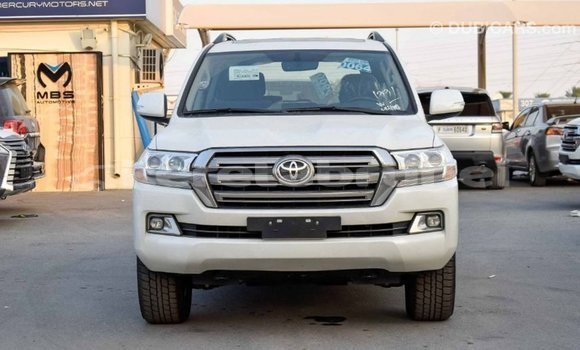 Buy Import Toyota Land Cruiser White Car in Import - Dubai in Belait Buy Import Toyota Land Cruiser White Car in Import - Dubai in Belait