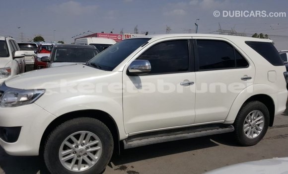 Buy Import Toyota Fortuner White Car in Import - Dubai in Belait Buy Import Toyota Fortuner White Car in Import - Dubai in Belait