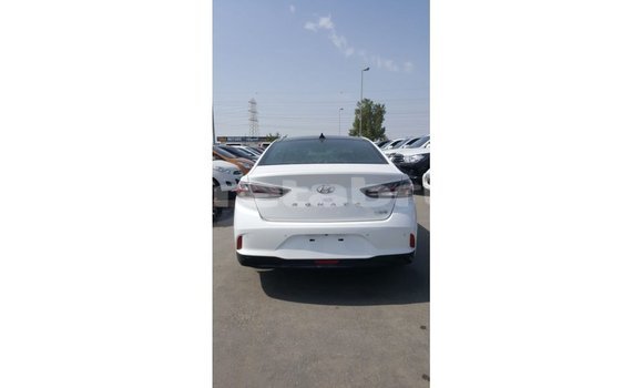 Buy Import Hyundai Sonata White Car in Import - Dubai in Belait Buy Import Hyundai Sonata White Car in Import - Dubai in Belait
