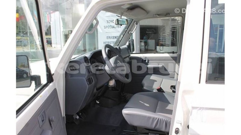 Big with watermark toyota land cruiser belait import dubai 3201