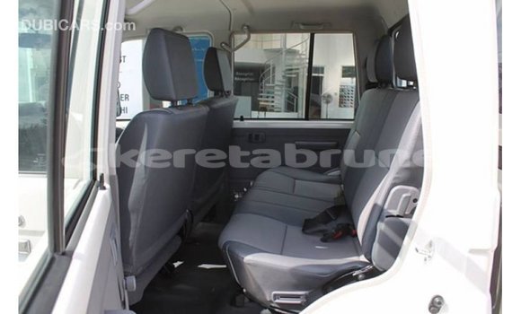 Buy Import Toyota Land Cruiser White Car in Import - Dubai in Belait Buy Import Toyota Land Cruiser White Car in Import - Dubai in Belait