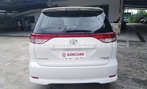 Buy Used Toyota Estima White Car in Bandar Seri Begawan in Brunei-Muara Buy Used Toyota Estima White Car in Bandar Seri Begawan in Brunei-Muara
