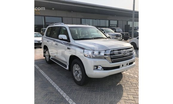 Buy Import Toyota Land Cruiser White Car in Import - Dubai in Belait Buy Import Toyota Land Cruiser White Car in Import - Dubai in Belait