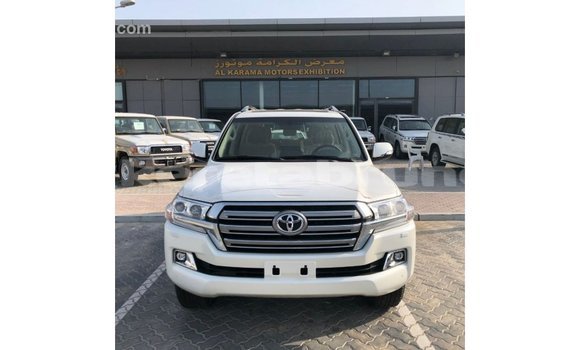 Buy Import Toyota Land Cruiser White Car in Import - Dubai in Belait Buy Import Toyota Land Cruiser White Car in Import - Dubai in Belait