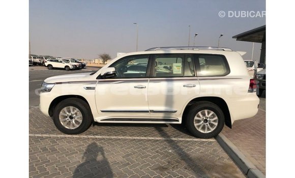 Buy Import Toyota Land Cruiser White Car in Import - Dubai in Belait Buy Import Toyota Land Cruiser White Car in Import - Dubai in Belait