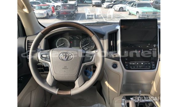 Buy Import Toyota Land Cruiser White Car in Import - Dubai in Belait Buy Import Toyota Land Cruiser White Car in Import - Dubai in Belait