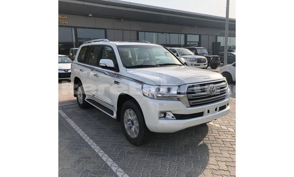 Buy Import Toyota Land Cruiser White Car in Import - Dubai in Belait Buy Import Toyota Land Cruiser White Car in Import - Dubai in Belait
