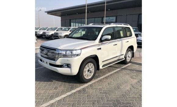 Buy Import Toyota Land Cruiser White Car in Import - Dubai in Belait Buy Import Toyota Land Cruiser White Car in Import - Dubai in Belait