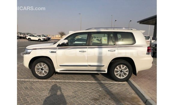 Buy Import Toyota Land Cruiser White Car in Import - Dubai in Belait Buy Import Toyota Land Cruiser White Car in Import - Dubai in Belait