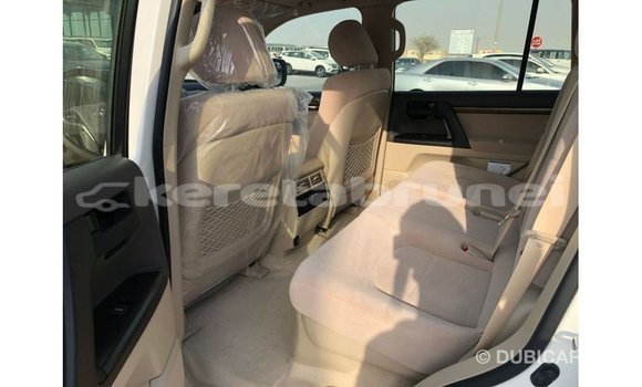 Buy Import Toyota Land Cruiser White Car in Import - Dubai in Belait Buy Import Toyota Land Cruiser White Car in Import - Dubai in Belait