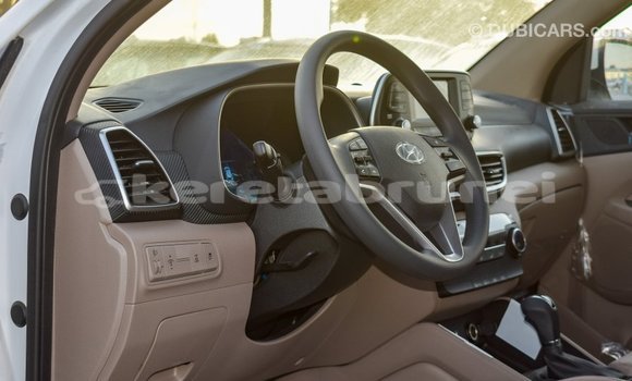 Buy Import Hyundai Tucson White Car in Import - Dubai in Belait Buy Import Hyundai Tucson White Car in Import - Dubai in Belait