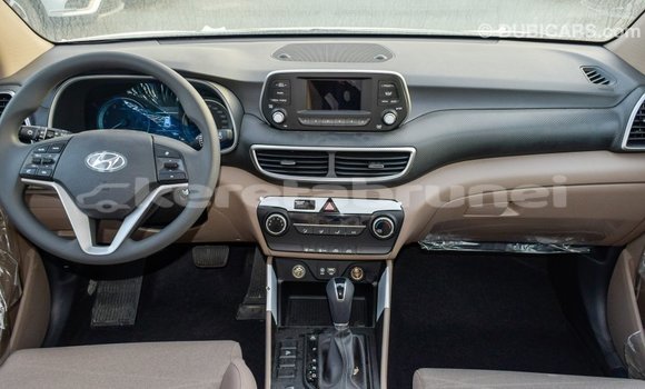 Buy Import Hyundai Tucson White Car in Import - Dubai in Belait Buy Import Hyundai Tucson White Car in Import - Dubai in Belait