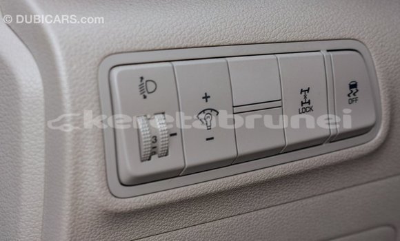 Buy Import Hyundai Tucson White Car in Import - Dubai in Belait Buy Import Hyundai Tucson White Car in Import - Dubai in Belait