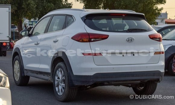 Buy Import Hyundai Tucson White Car in Import - Dubai in Belait Buy Import Hyundai Tucson White Car in Import - Dubai in Belait