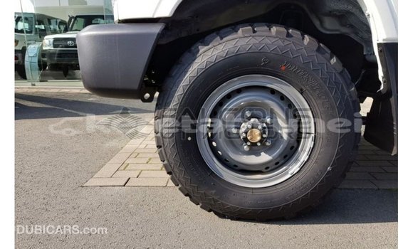 Buy Import Toyota Land Cruiser White Car in Import - Dubai in Belait Buy Import Toyota Land Cruiser White Car in Import - Dubai in Belait