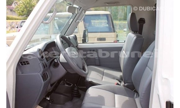 Buy Import Toyota Land Cruiser White Car in Import - Dubai in Belait Buy Import Toyota Land Cruiser White Car in Import - Dubai in Belait