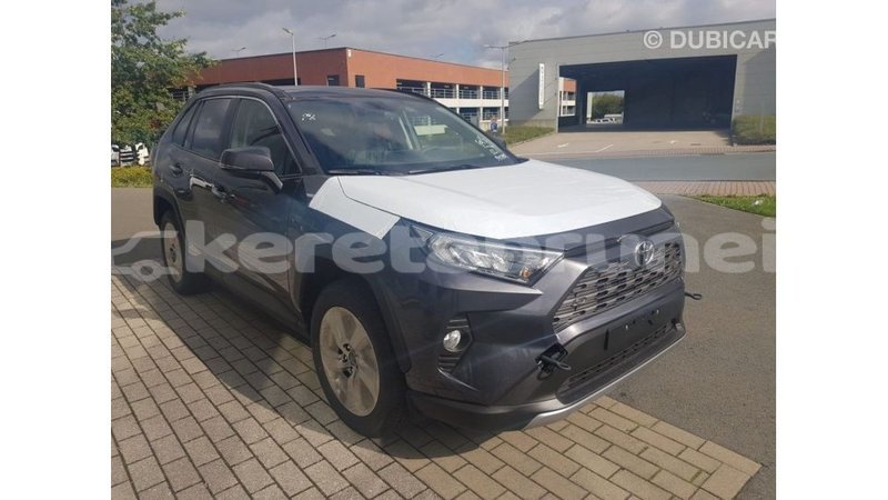 Big with watermark toyota rav4 belait import dubai 3225