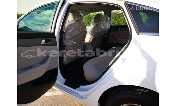 Buy Import Hyundai Sonata White Car in Import - Dubai in Belait Buy Import Hyundai Sonata White Car in Import - Dubai in Belait