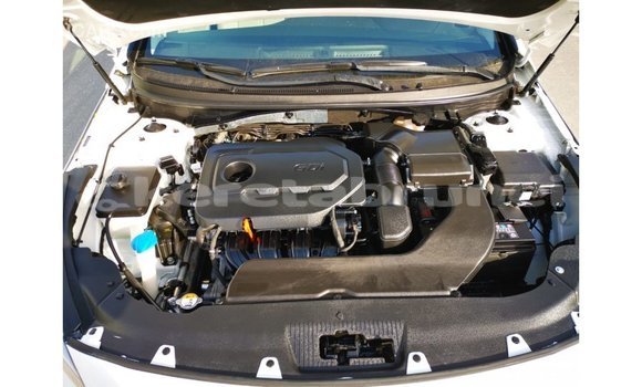 Buy Import Hyundai Sonata White Car in Import - Dubai in Belait Buy Import Hyundai Sonata White Car in Import - Dubai in Belait