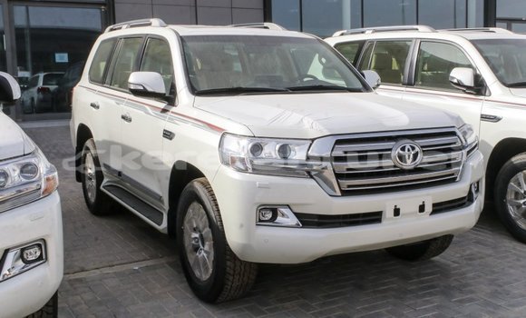 Buy Import Toyota Land Cruiser White Car in Import - Dubai in Belait Buy Import Toyota Land Cruiser White Car in Import - Dubai in Belait