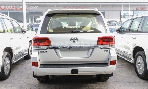 Buy Import Toyota Land Cruiser White Car in Import - Dubai in Belait Buy Import Toyota Land Cruiser White Car in Import - Dubai in Belait